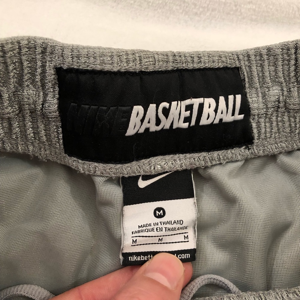 Nike Basketball Metallic Silver Athletic Gym Hiking Shorts Men’s Size M. - Picture 7 of 10